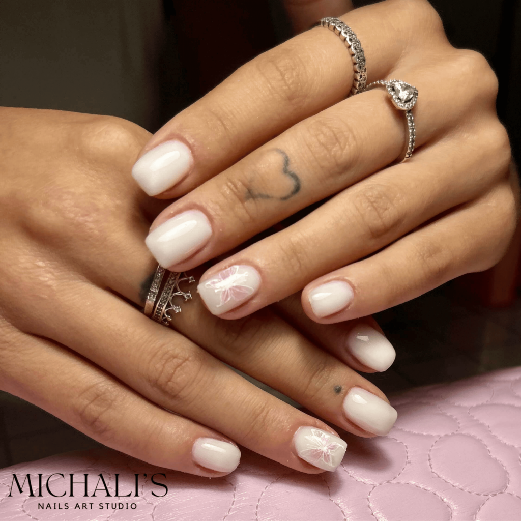 מבנה אנטומי על ציפורן טבעית לציפורן חלשה