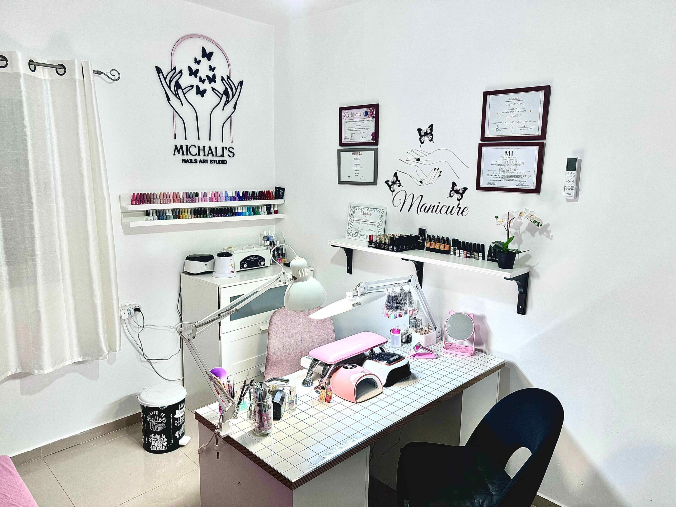 סטודיו מיכליס | Michali's Nails Studio - בונת ציפורניים באשקלון